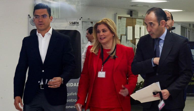Posponen audiencia de Maru Campos por denuncia de Javier Corral