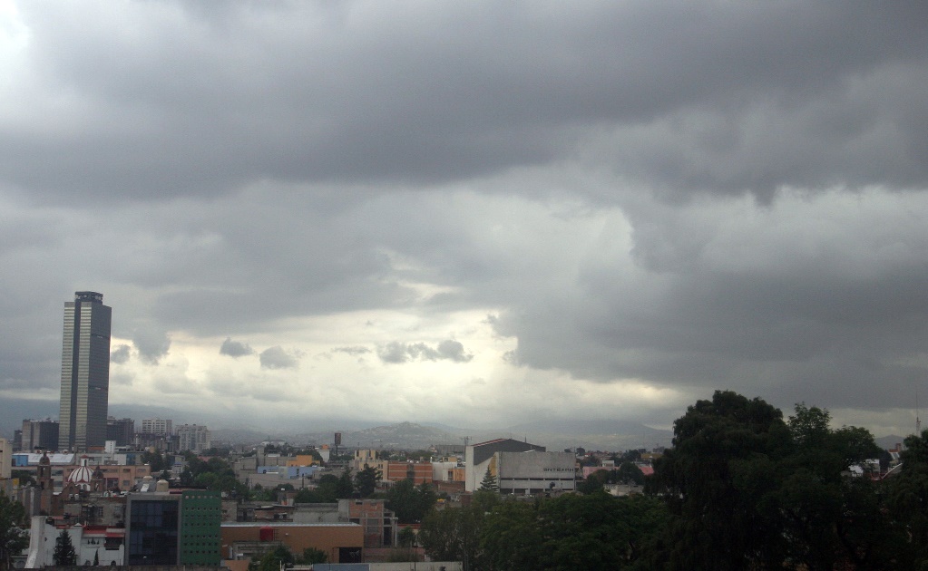 Advierten por lluvias fuertes, viento y actividad eléctrica en CDMX