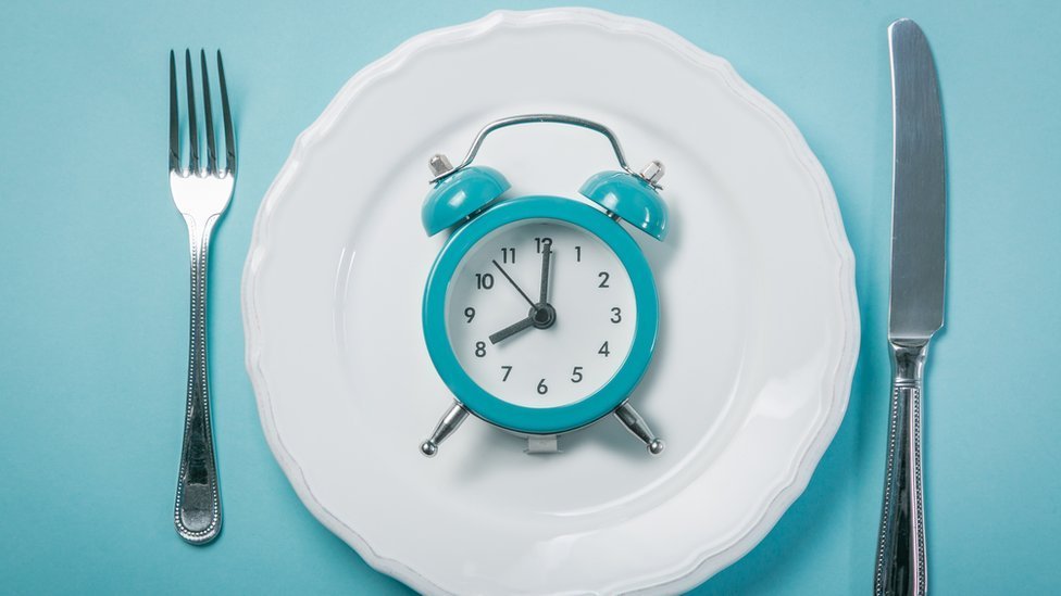 Dieta 16:8: el estudio que revela por qué este ayuno intermitente ayuda a mantener la pérdida de peso