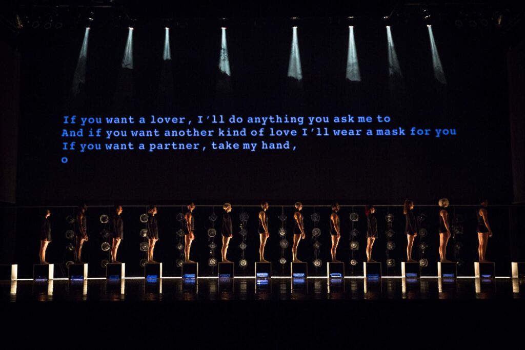 Del verso al movimiento: Dance Me revive la obra de Leonard Cohen en la Ciudad de México