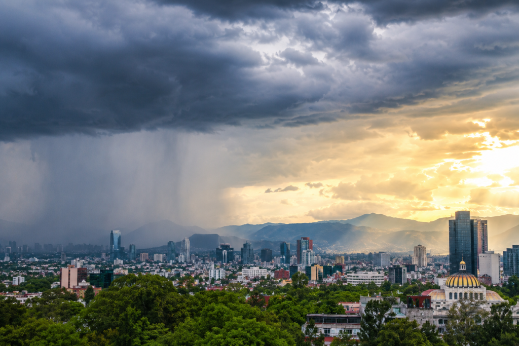 Lluvias intensas y granizo amenazan a la CDMX este miércoles; emiten alerta por tormentas