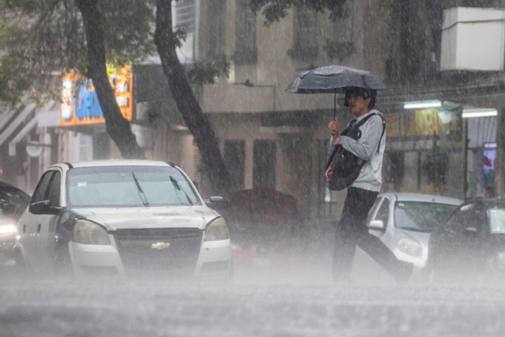 Se intensifica el pronóstico de lluvias para la Ciudad de México; prevén tormentas y granizo