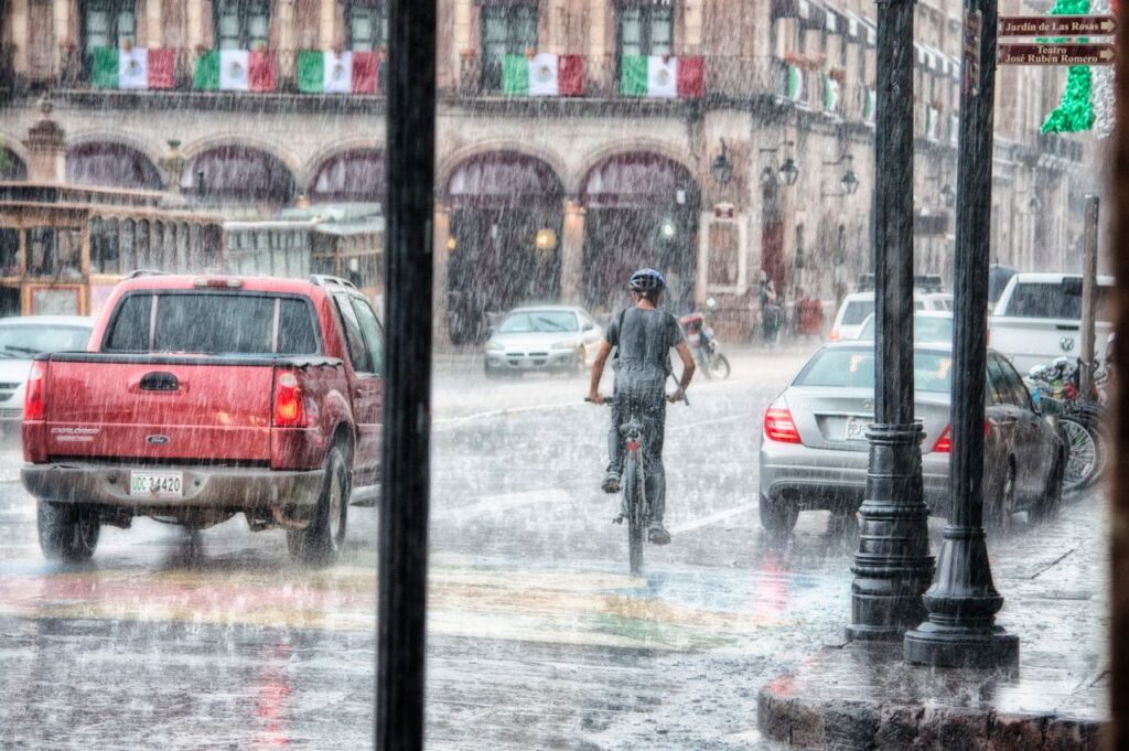 Pronostican tarde lluviosa y posible granizo en la Ciudad de México