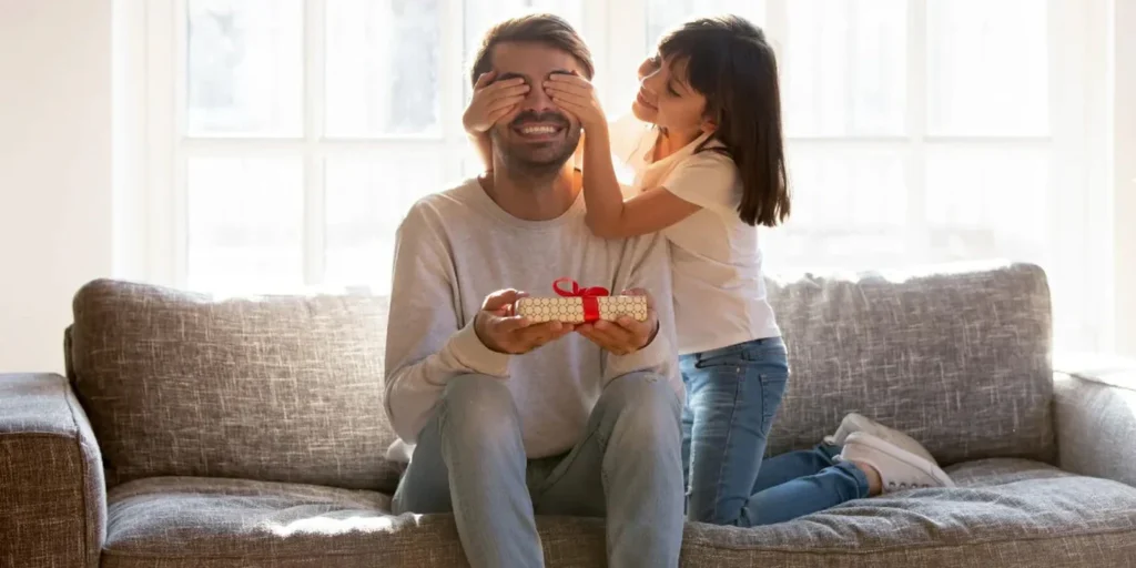 El origen de los papás: la historia evolutiva que explica por qué los padres humanos son tan diferentes