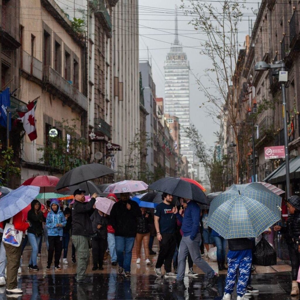 El calor no cede, pero las lluvias fuertes regresan este miércoles a la CDMX