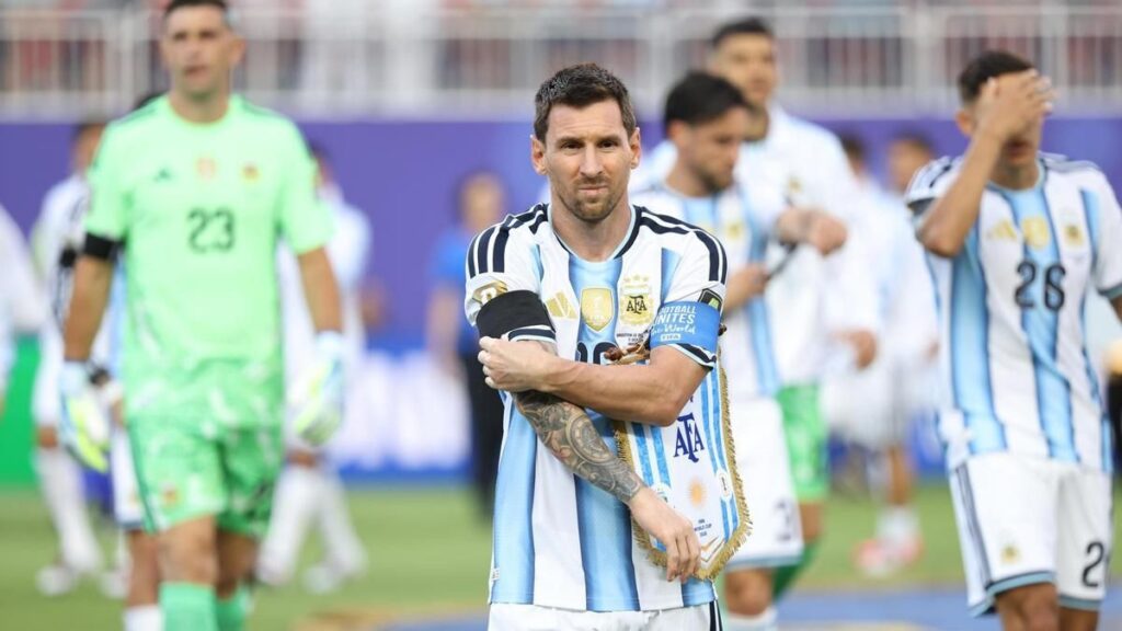 Argentina llega a semifinales entre teorías conspirativas y polémicas arbitrales