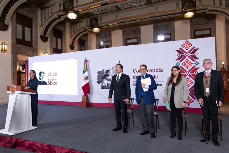 México denuncia muertes de connacionales en EU, revisa informe de Ayotzinapa y anuncia inversiones en educación