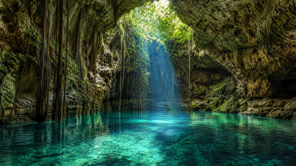 Por qué los cenotes fueron mucho más que pozos de agua para los mayas