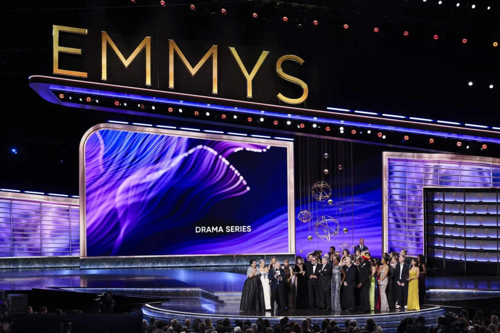 The Pitt’ y ‘Pluribus’ llegan como favoritas a las nominaciones de los Emmy 2026