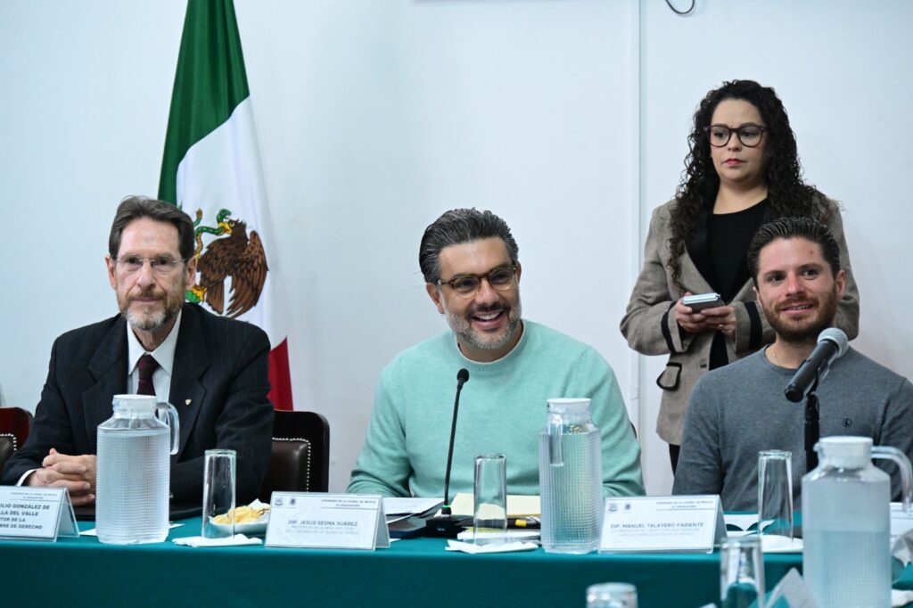 ¿Más rigor para las leyes de CDMX? Congreso firma alianza con Escuela Libre de Derecho