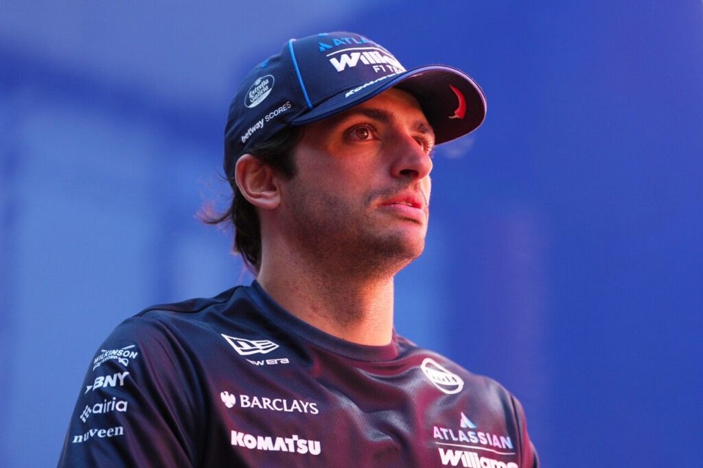 Carlos Sainz renueva con Williams y seguirá junto a Albon en 2027