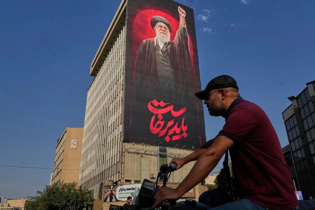 Irán ofrece 30 mil dólares por matar o capturar soldados de EU