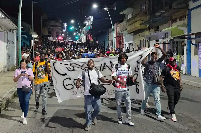“Sueños Sin Fronteras”: migrantes salen de Tapachula ante la espera de documentos